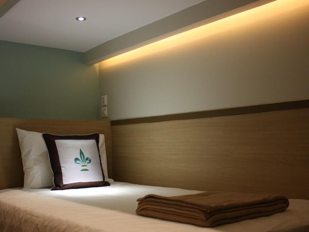 Pickled Tea Hostel Yangon Exterior photo