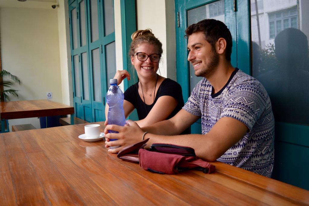 Pickled Tea Hostel Yangon Exterior photo